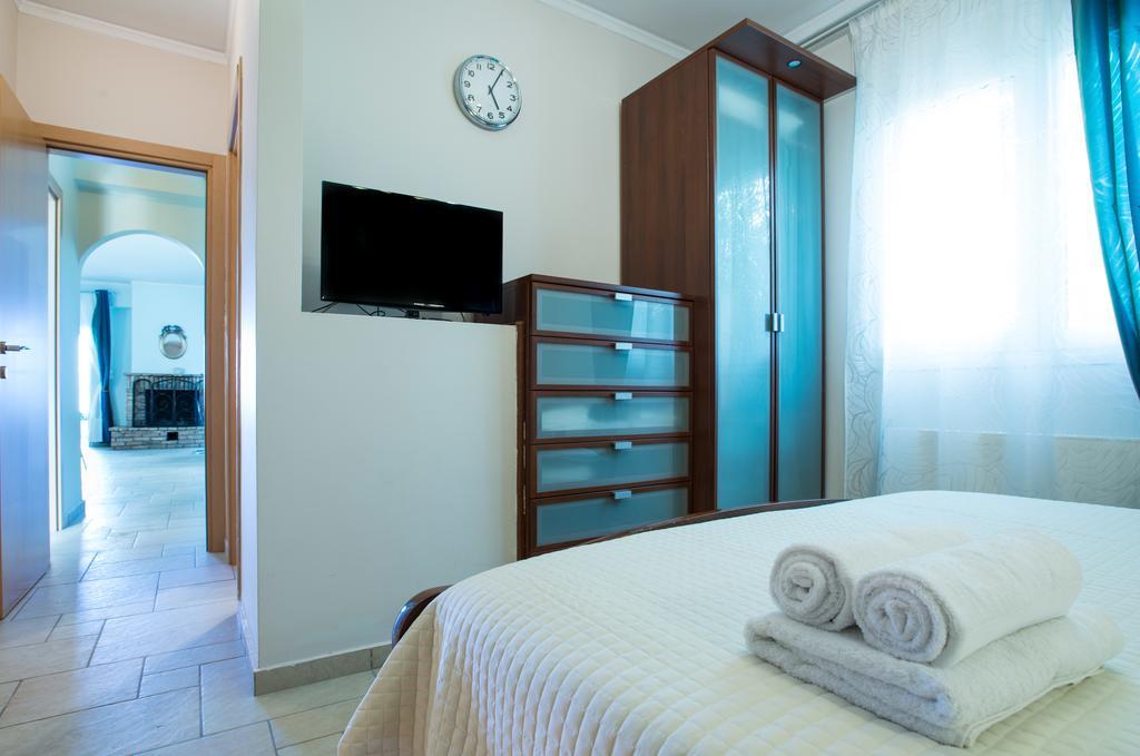 Diamante Beachfront Suites Xylokastro Ngoại thất bức ảnh