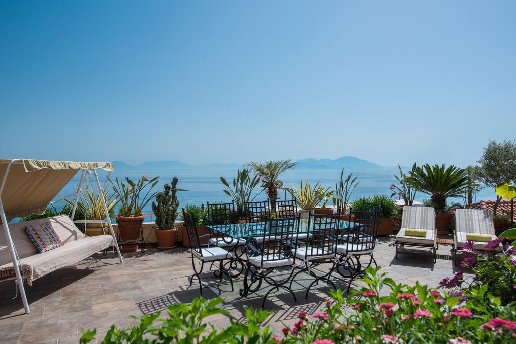Diamante Beachfront Suites Xylokastro Ngoại thất bức ảnh