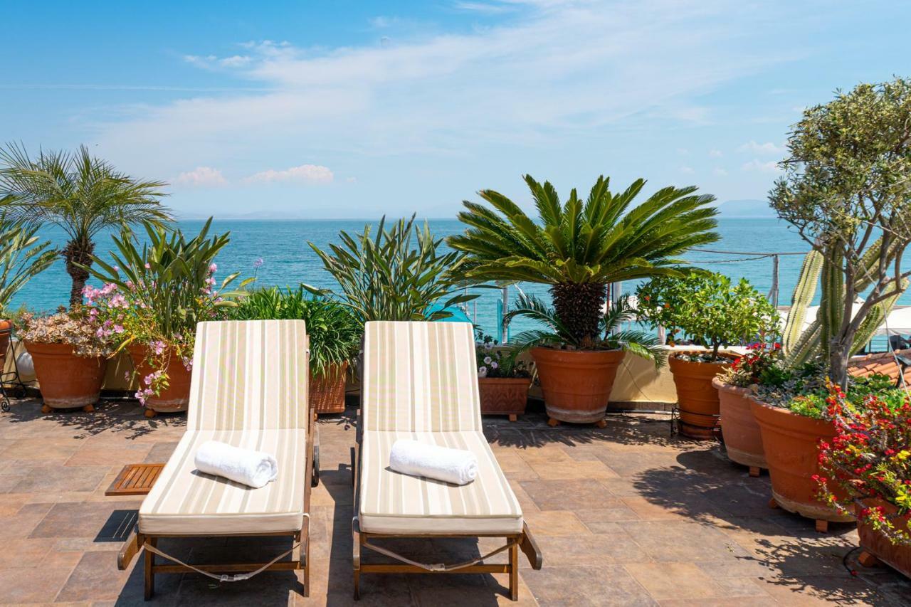 Diamante Beachfront Suites Xylokastro Ngoại thất bức ảnh