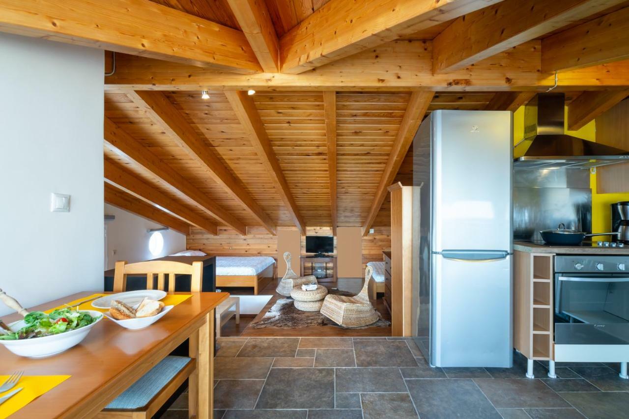 Diamante Beachfront Suites Xylokastro Ngoại thất bức ảnh